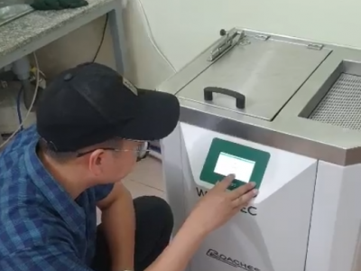 Installing and handing over the color fastness testing machine after washing Institute Quan Nhu